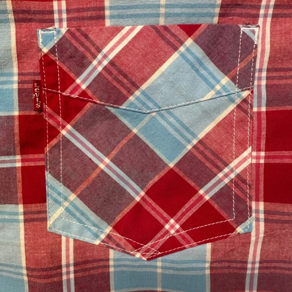 Levi's Plaid Button Down Shirt Men's Medium Red Short Sleeve Pocket